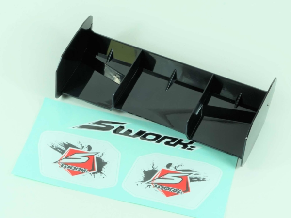 Alerón trasero SWORKz 1/8 Pro Race negro sin perforar